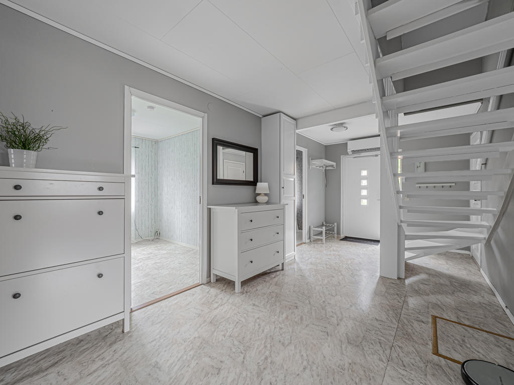 Välkomnande ljus hall