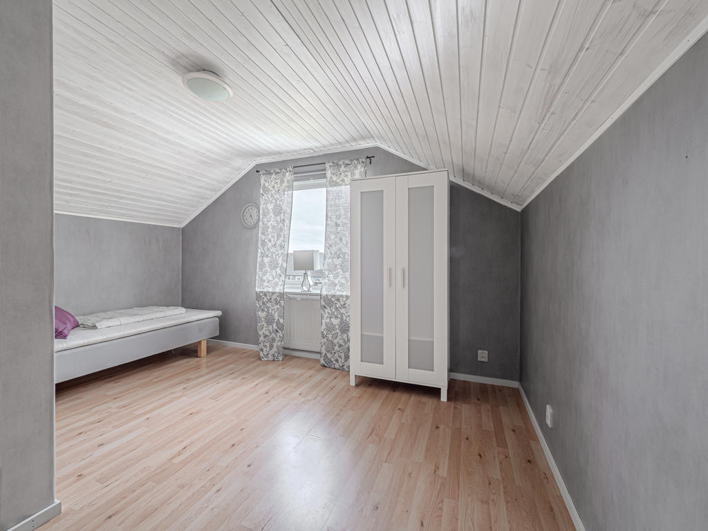 Sovrum med laminatgolv