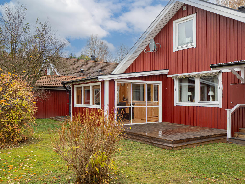 Inglasat uterum samt altandäck med anslutning från vardagsrummet