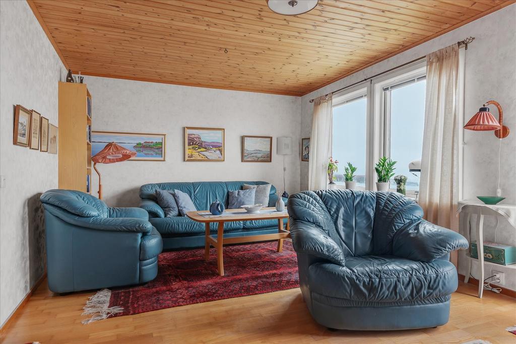 Allrum med gott om plats för en sittgrupp