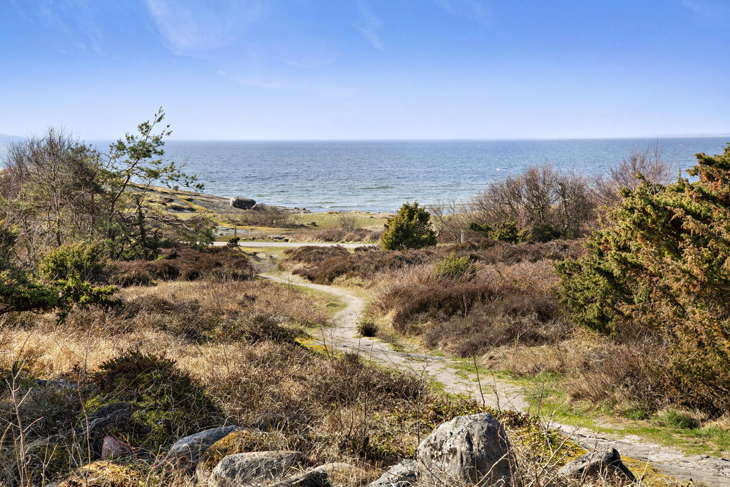 I Frillesås är havet ständigt närvarande med sina vackra vyer och badplatser