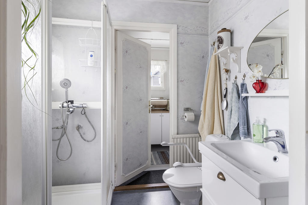 Badrum utanför tvättstugan