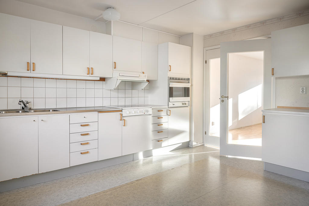 Riktigt kök med gott om arbetsyta