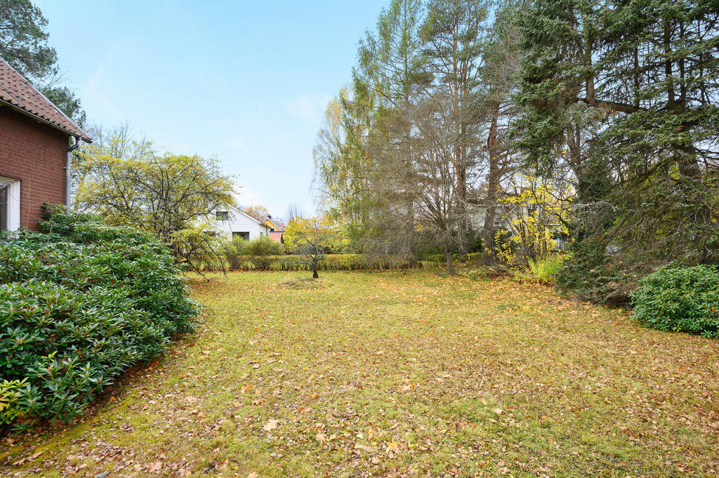 Friköpt hörntomt omfattande 1 153 kvm