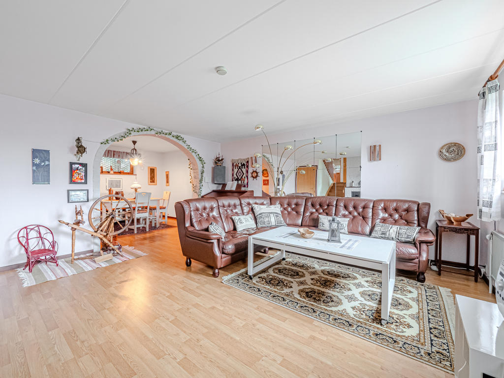 Gillestuga med undertrycksventilerad golvkonstruktion