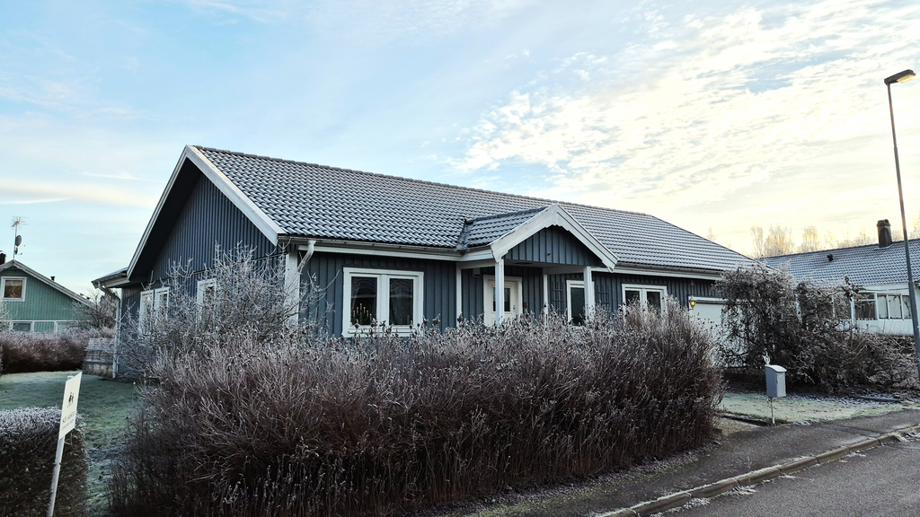 Enplansvilla i lugnt familjekvarter i Lasstorp!