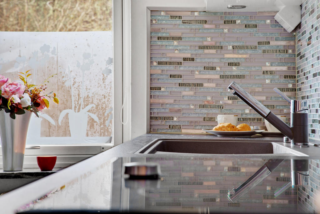 Flera detaljer såsom inbyggd skärbräda i anslutning till diskhon