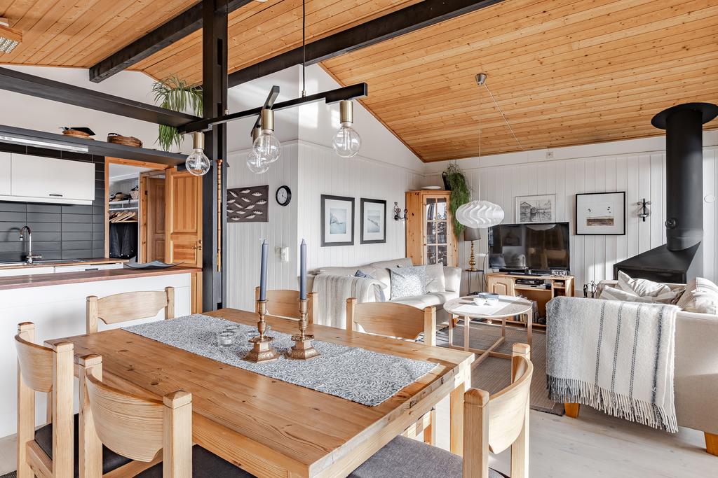 Vardagsrum/kök/matplats