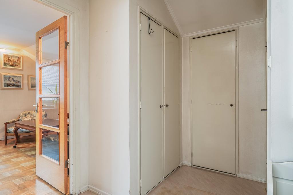 Inbyggda garderober i  hallen