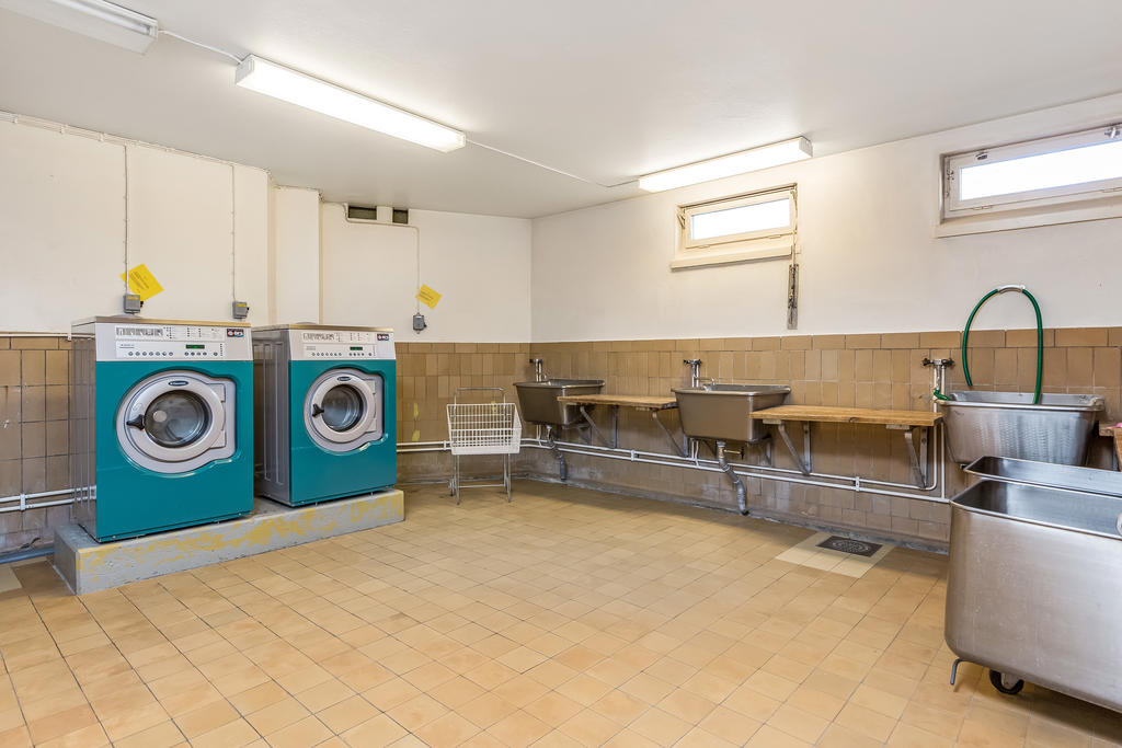 Tvättstuga. Föreningen har tvättstugor i portar nr. 51, 63, 65 & 71. 