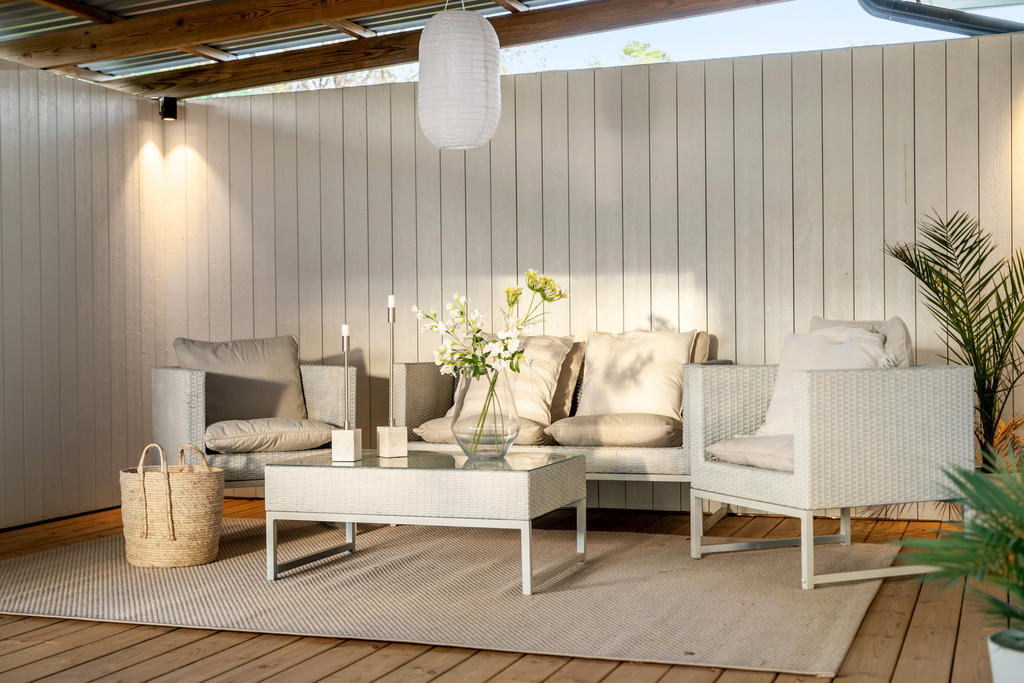 Uterum med god plats till både loungegrupp och ...