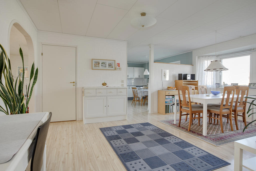 Matplatsen i burspråk