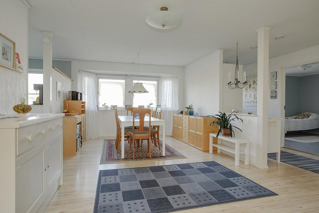 Matplatsen i burspråk