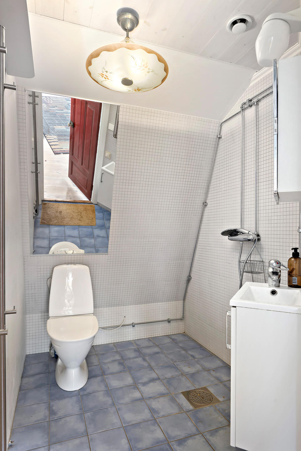 Stora huset - Badrum & toalett 