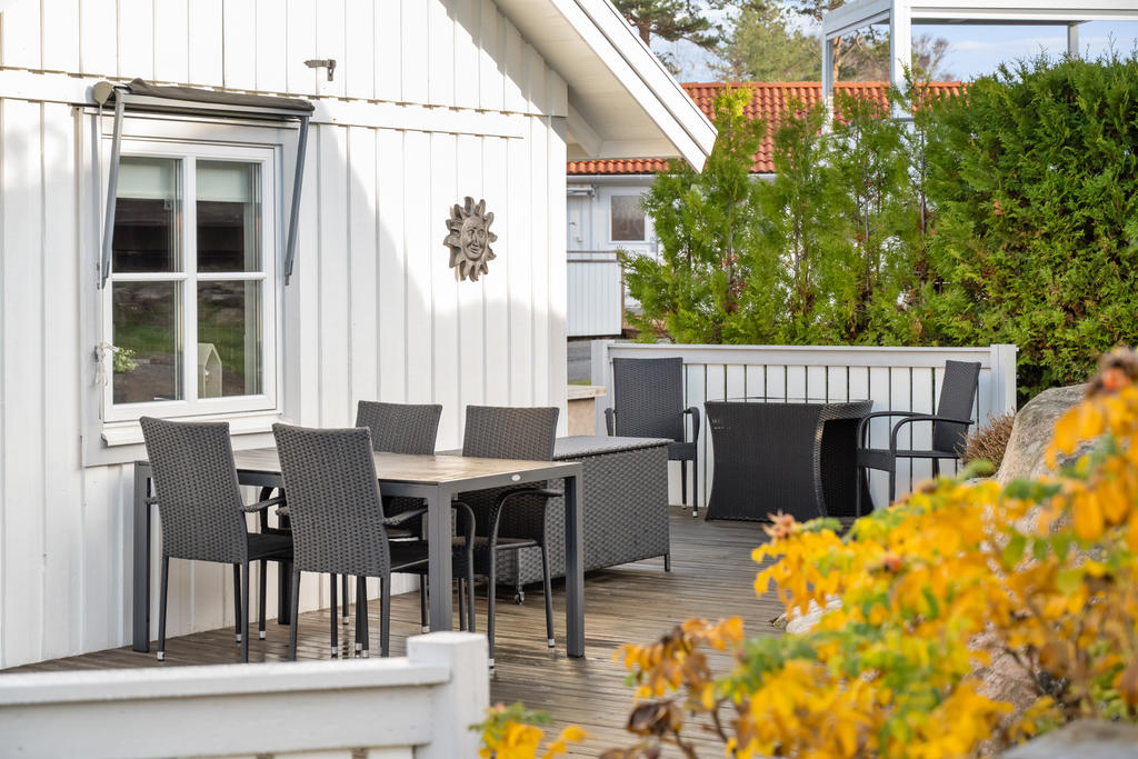 Fantastisk altan/uteplats med härligt solläge. 