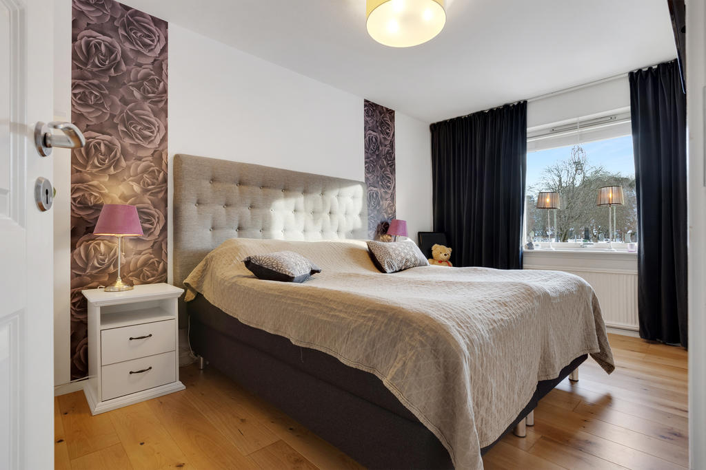 Stort och ljust sovrum