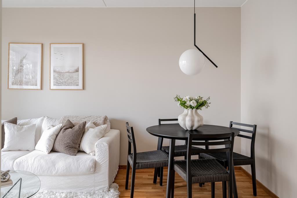 Plats för både soffa och matbord