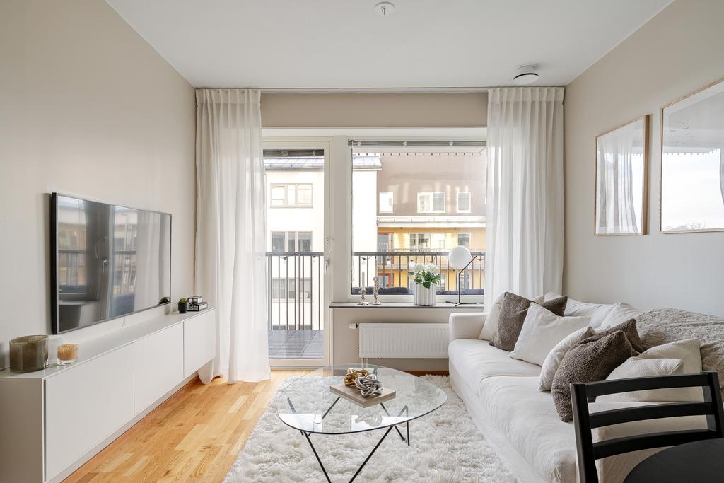 Med utgång till balkong