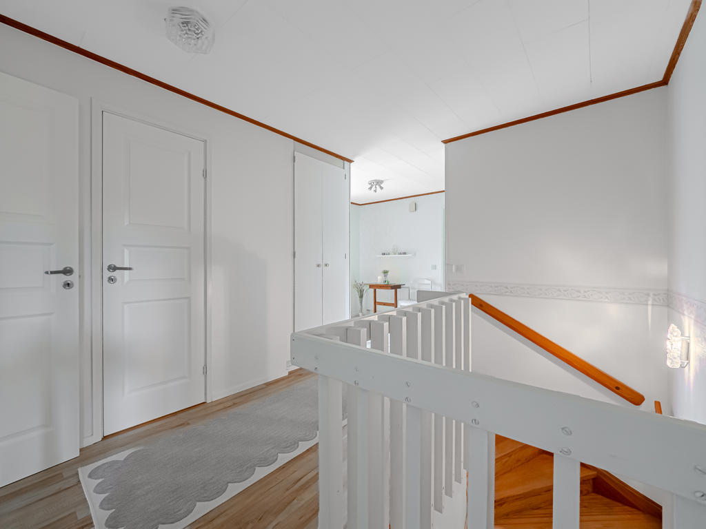 Trapp ner till källarplan 