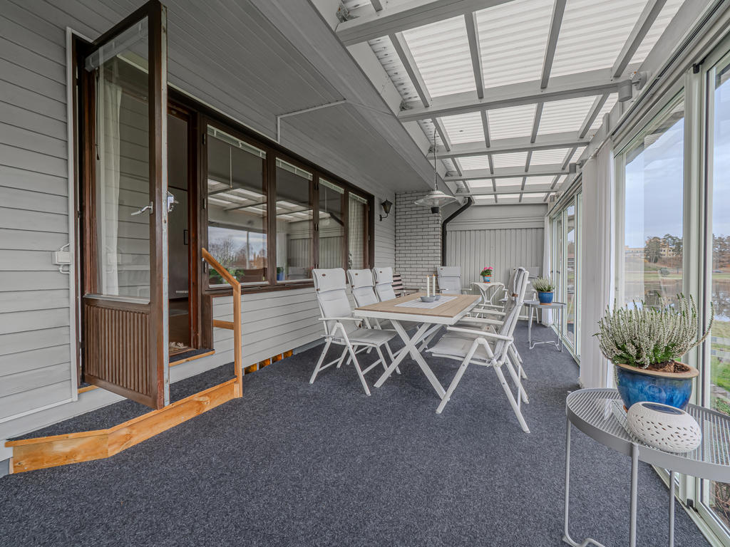 Willab Garden-uterum från 2022 med fri utsikt över dammen