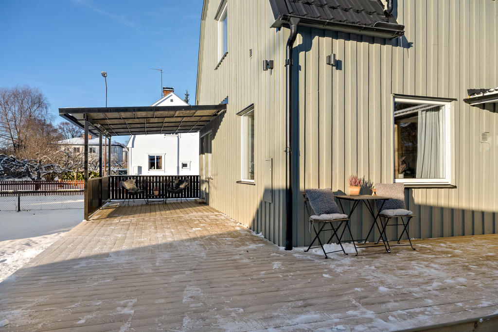 Altan i fint solläge