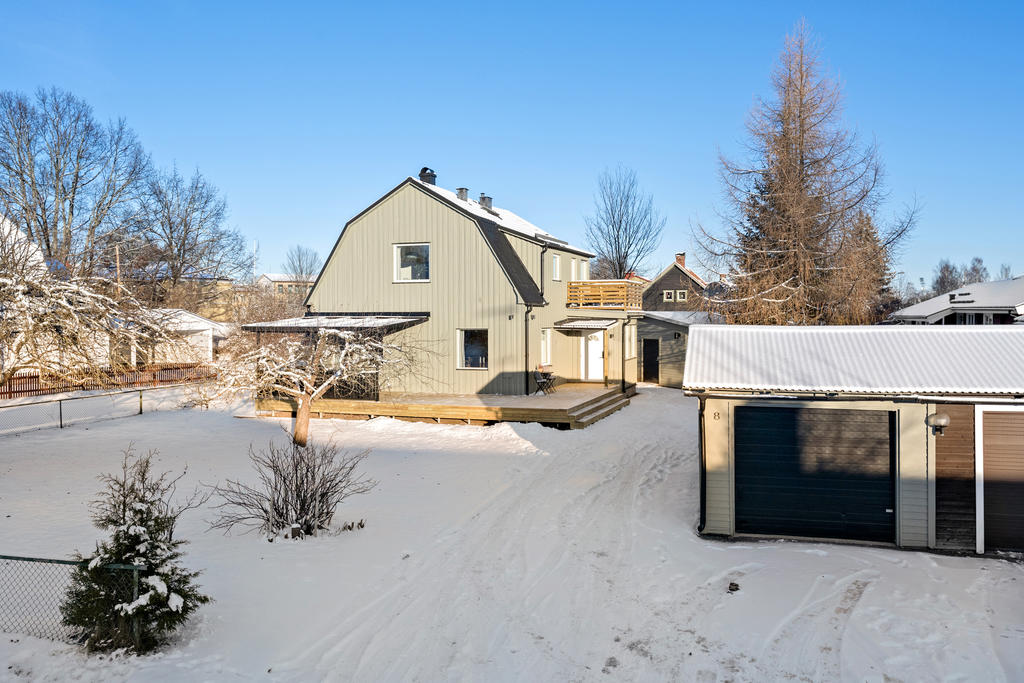 Välkommen till Hällsjövägen 15!