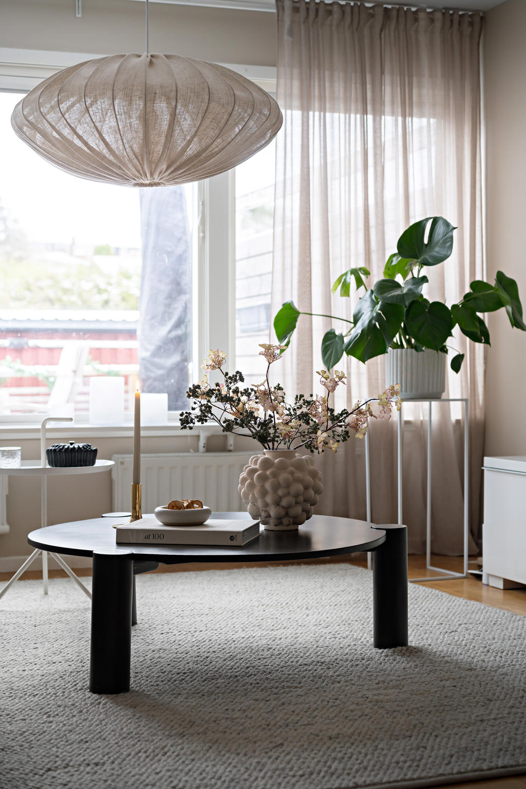 Sobra färgval i samtliga rum bidrar till bostadens trivsamma känsla