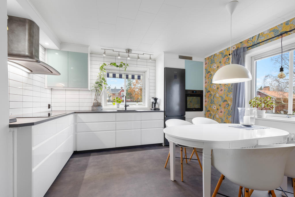 Ljust kök som renoverades 2022