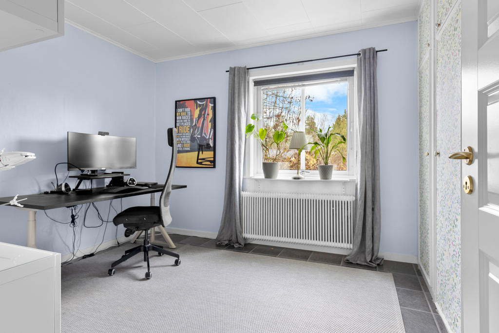 Entréplan, sovrum 1