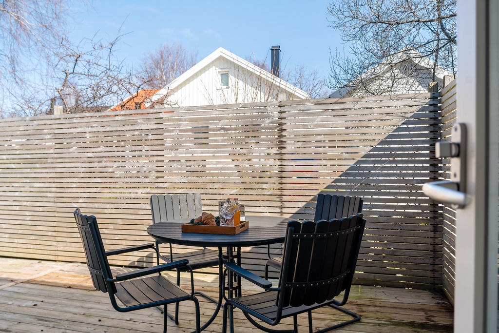 Insynsskyddad frukostaltan 