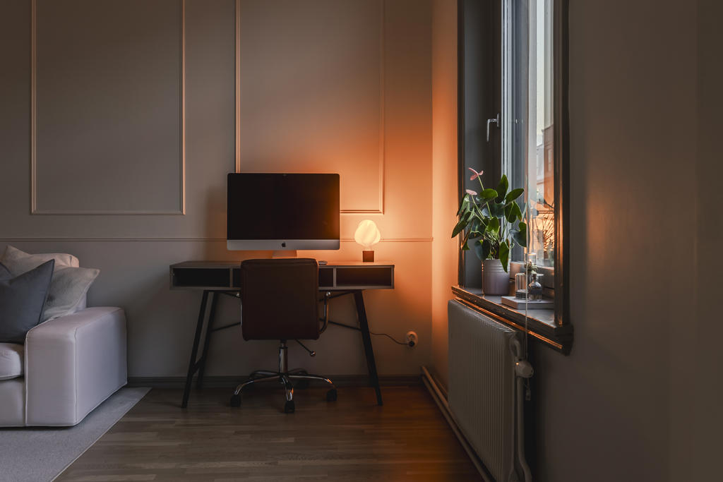 Skymningsbild vardagsrum