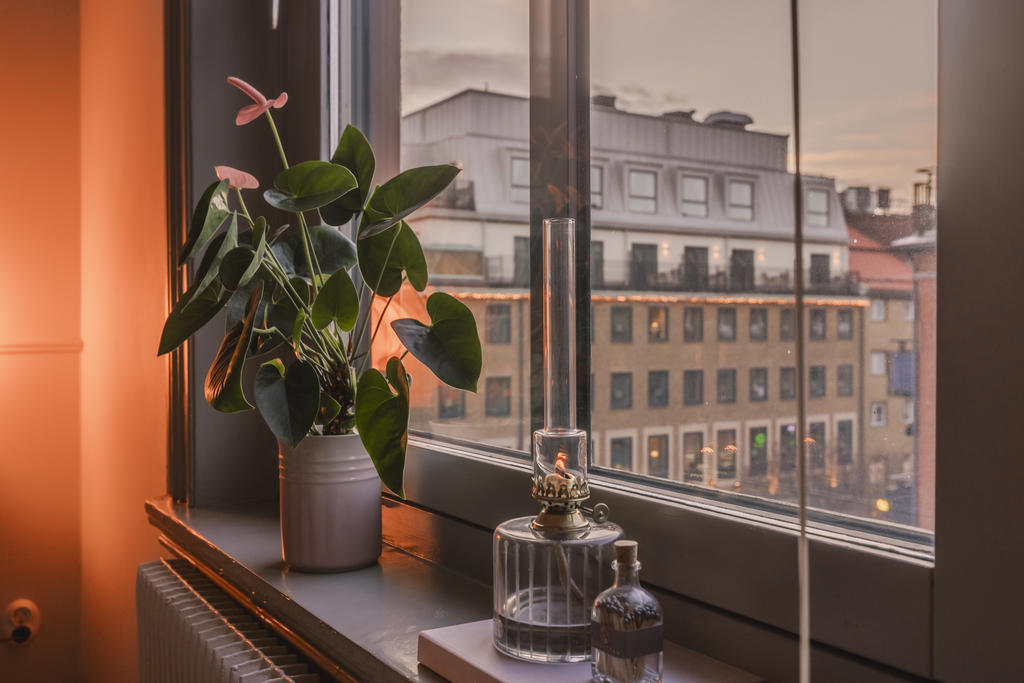 Skymningsbild vardagsrum