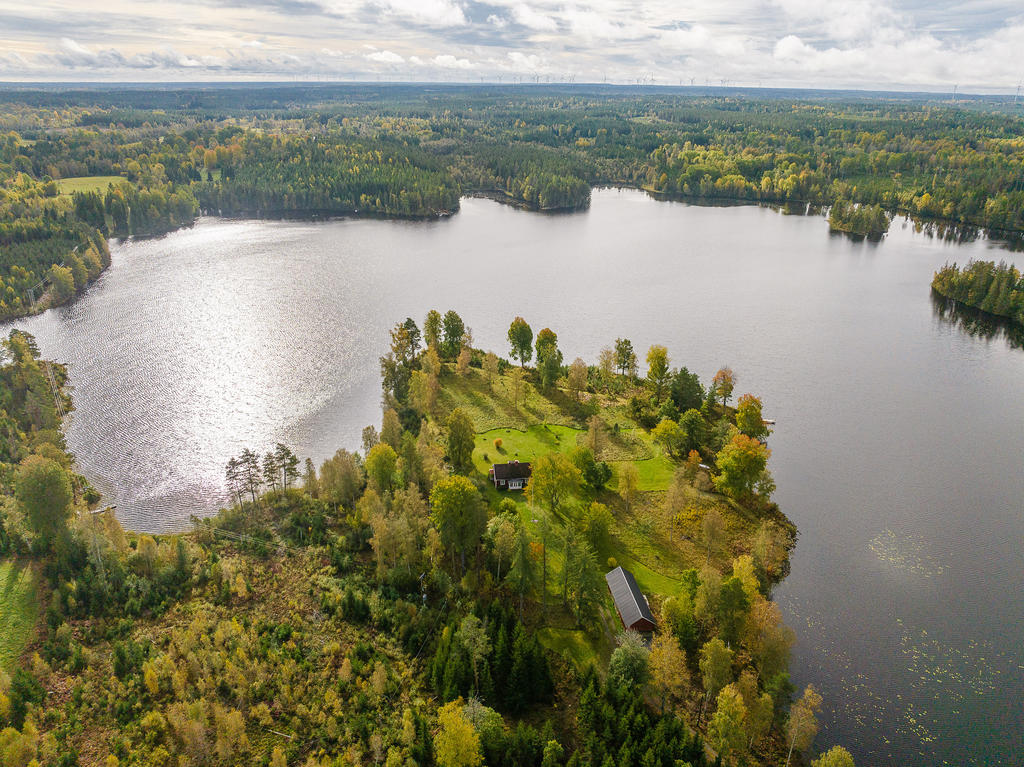 Boende på en egen udde i sjön Segen