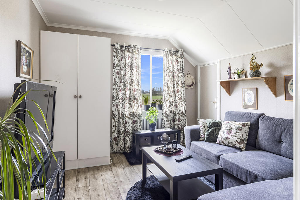 Tv rum på övre plan