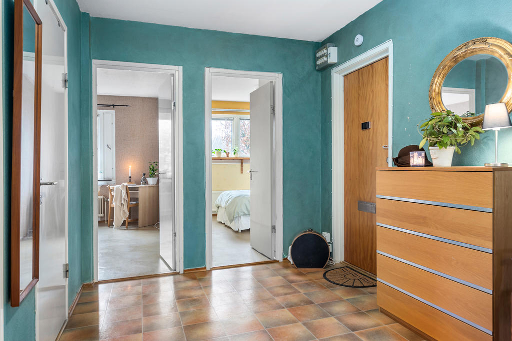 Möblerbar, rymlig hall