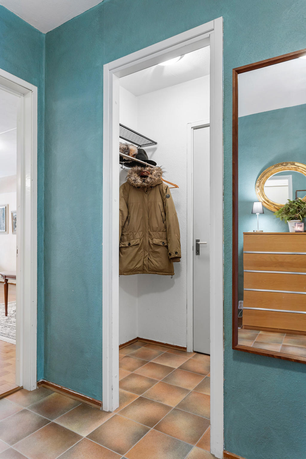 Sep. kapprum i hallen