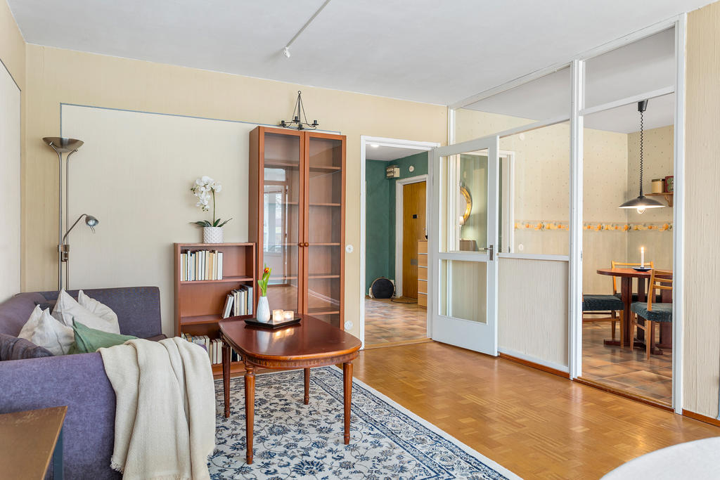 Öppet, men ändå stängt, mellan vardagsrum och kök