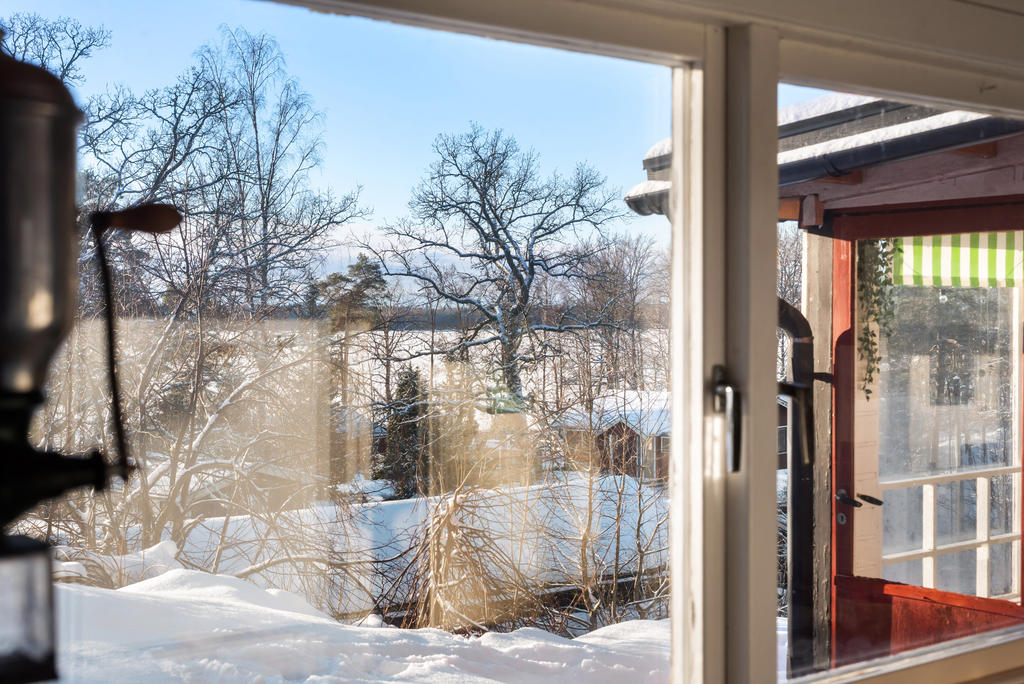 Utsikten från huset vintertid. 
