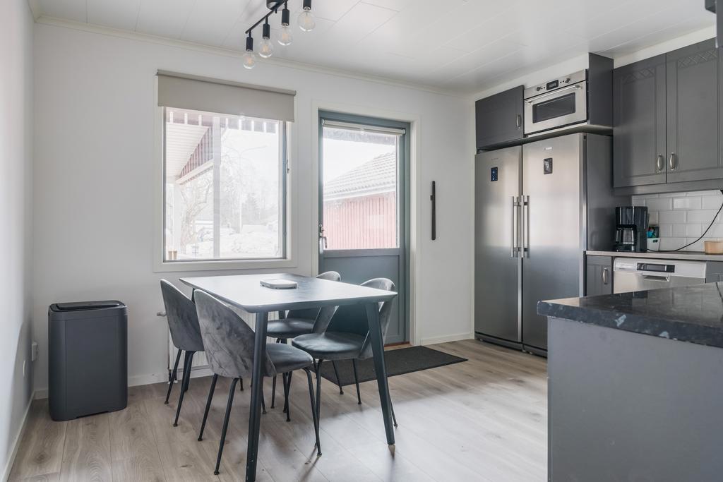 Köket med utgång till altanen