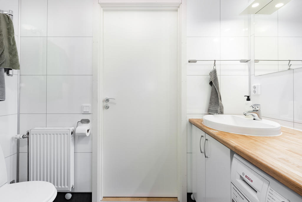 Badrum/tvättstuga (entrévåning)