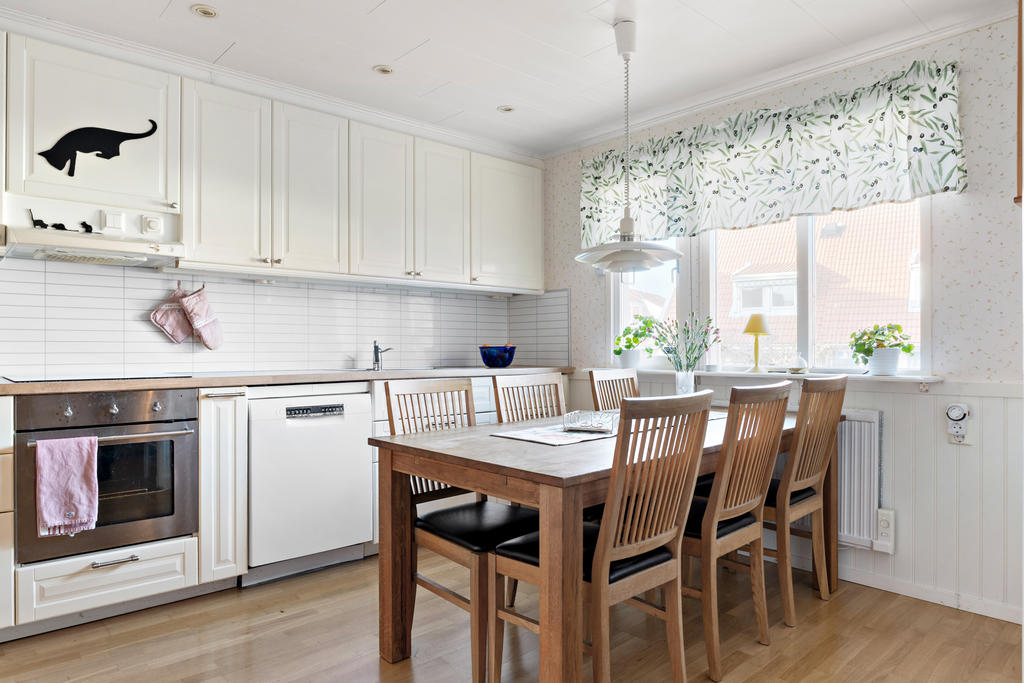 Ljust fräscht kök.