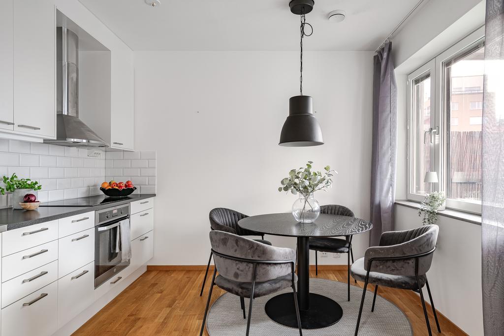 Plats för matbord vid fönstret