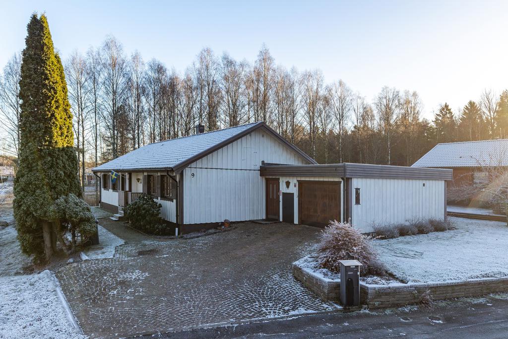 Husets charmiga framsida!