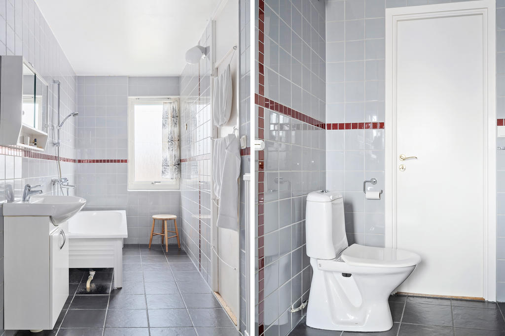 Helkaklat badrum med badkar