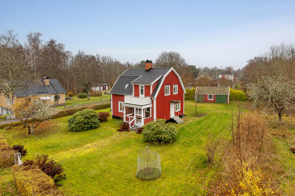 Trevligt läge i byn