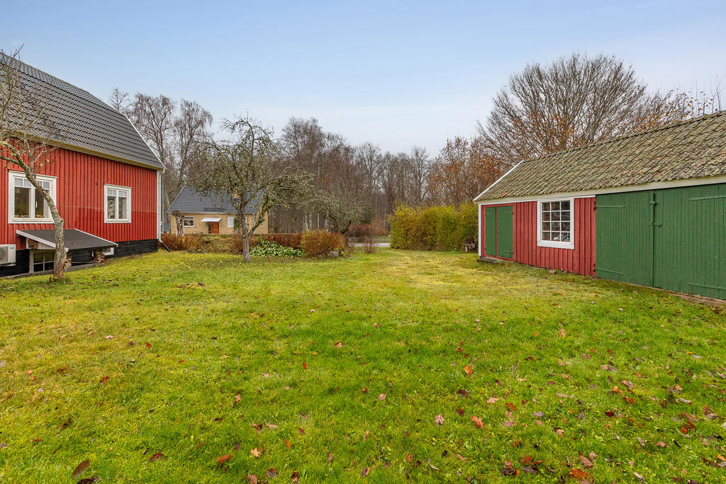 Gott om plats att köra in familjens bilar
