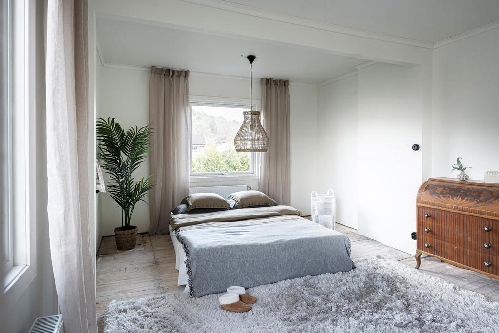 Rejält sovrum på våningsplan två.