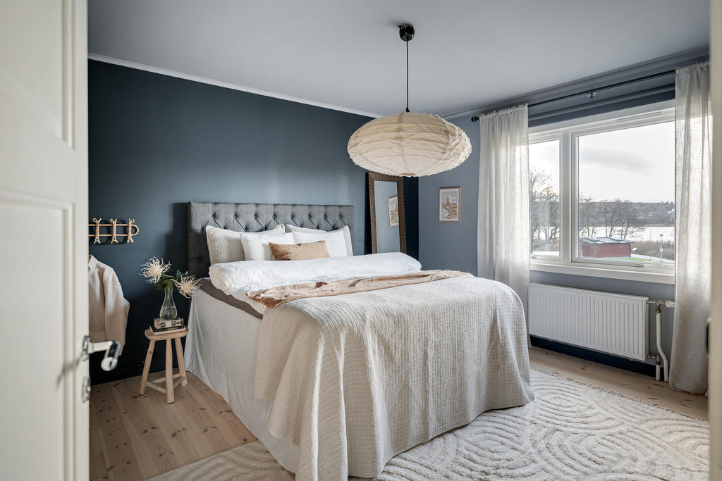 Sovrum med fantastisk utsikt över sjön Gerdsken.