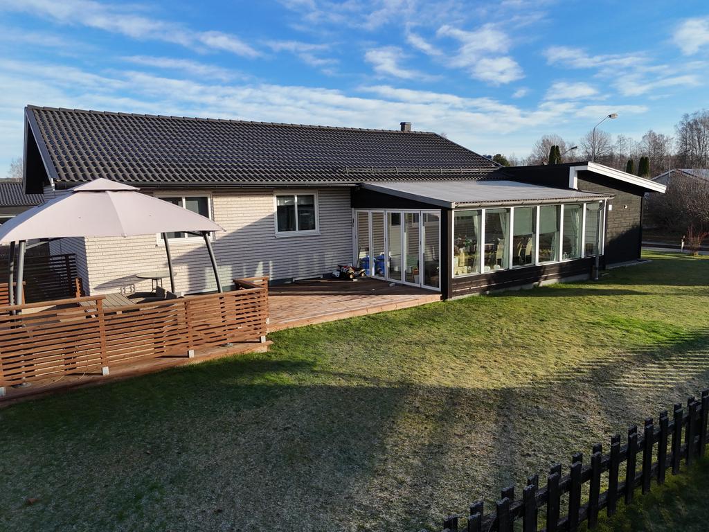 Trevlig altan på baksidan