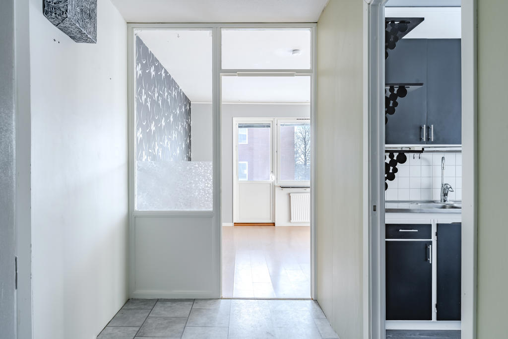 Glasparti mellan hall och vardagsrum